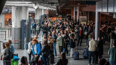 Alcaldes de la Comunidad de Madrid piden a Óscar Puente mejoras en Cercanías