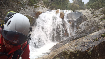 Rescatada en estado grave una montañera que cayó por un barranco en La Pedriza