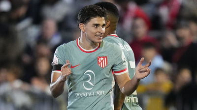 0-2. Julián Álvarez salva al Atlético de Madrid ante un orgulloso Vic