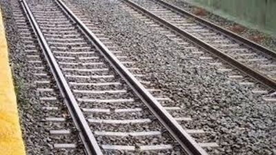 Suspendida la circulación en la línea de tren convencional Madrid - Barcelona tras descarrilar en Guadalajara un tren con mercancías peligrosas