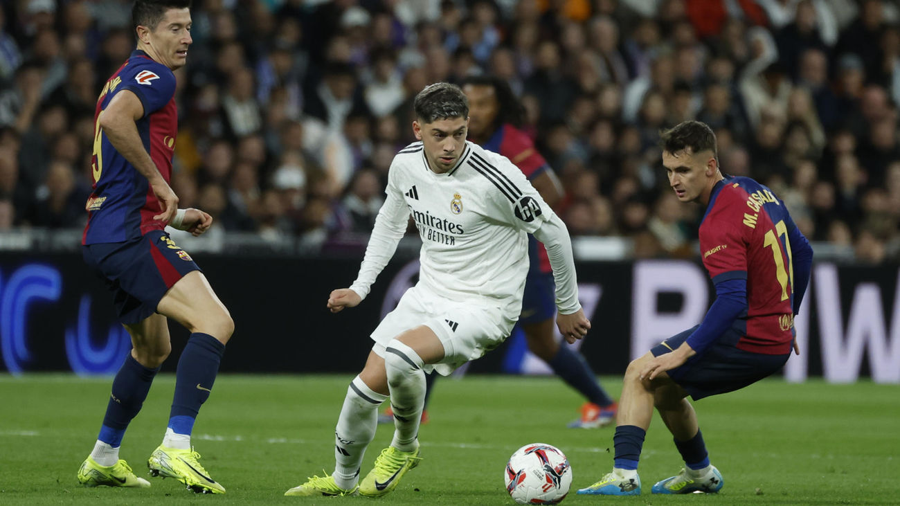 Fede Valverde ante el Barça