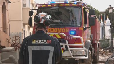 Médicos, bomberos y técnicos madrileños ayudan en Valencia