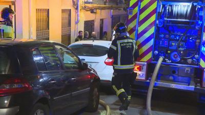 Incendio en la calle San Damián de Madrid, con 3 agentes de la Policía Nacional intoxicados leves