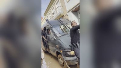 La Guardia Civil rescata a una persona con movilidad reducida tras pasar 72 horas atrapada en Paiporta