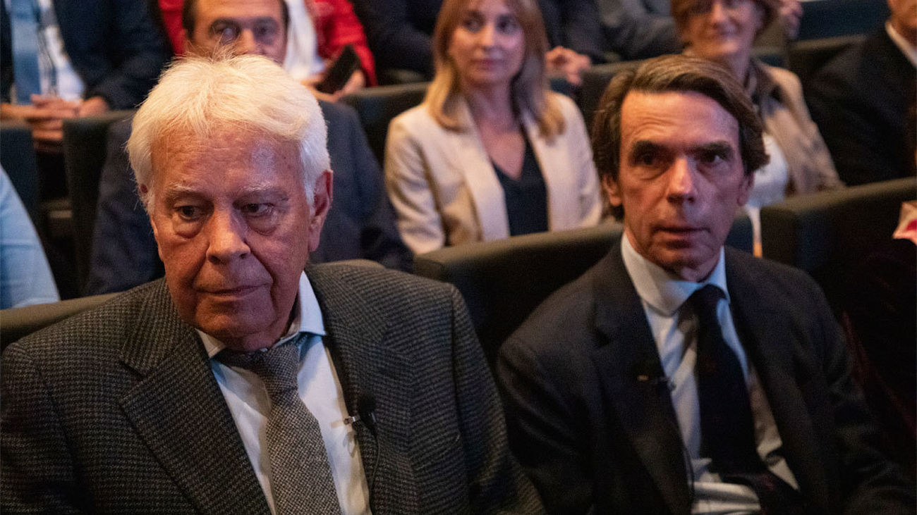 Los ex presidentes del Gobierno Felipe González y José María Aznar