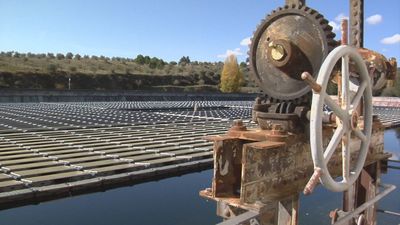 Los primeros paneles solares flotantes de Madrid están en Torrelaguna