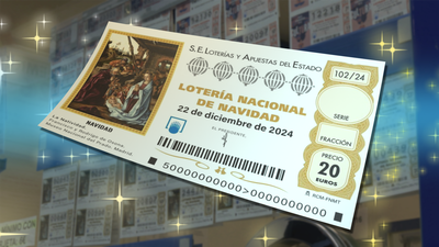 Largas colas en las administraciones para comprar Lotería de Navidad