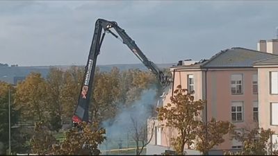 Se inicia la demolición del edificio de Aranjuez afectado por el socavón