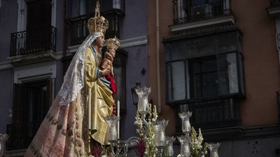 Madrid homenajea a su patrona, la Almudena, con la vista puesta en Valencia