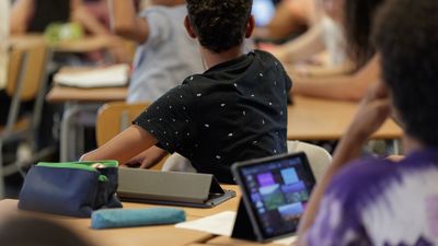 Los alumnos españoles suben en competencia digital pero los vulnerables se quedan atrás