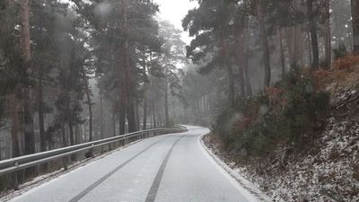 Piden precaución en las carreteras de montaña de Madrid