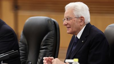 Mattarella pide respeto a la separación de poderes en Italia ante el plan migratorio