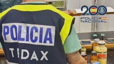 Los Tedax retiran de varios laboratorios de institutos de Madrid recipientes con ácido pícrico