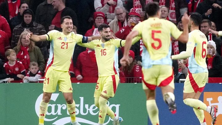 1-2. España, más líder tras vencer a Dinamarca