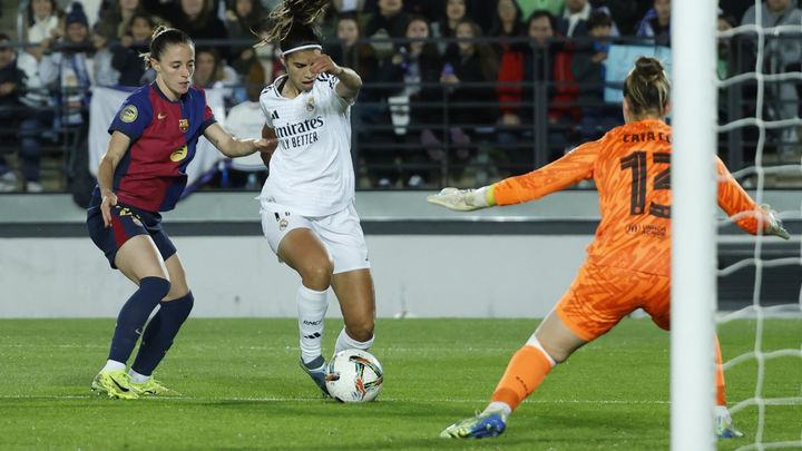 0-4.  El Real Madrid femenino pierde con el Barça