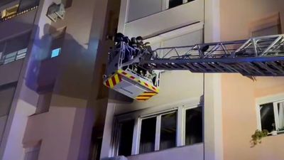 Tres heridos leves en un incendio de una vivienda en Carabanchel