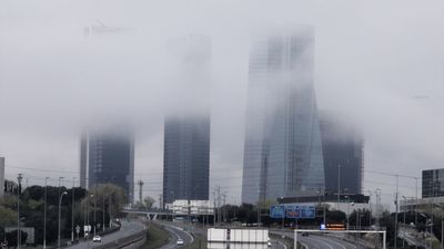 Mañana de niebla en Madrid y bajada de temperaturas