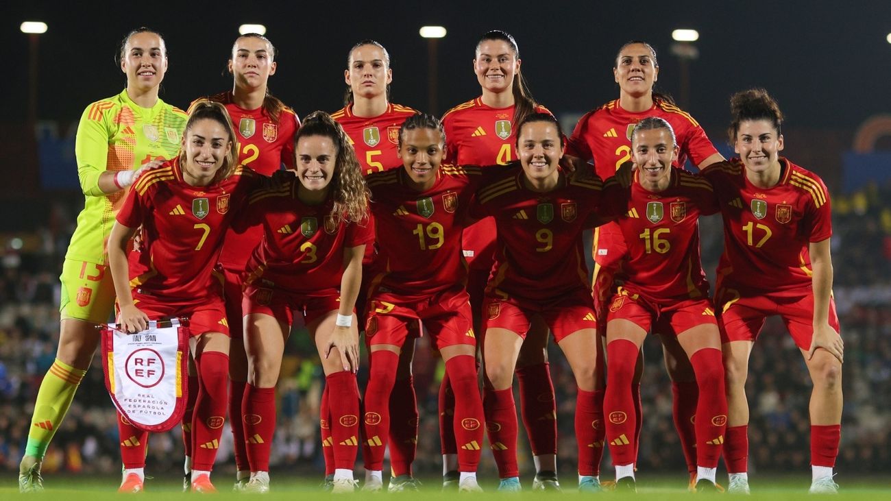 Selección española femenina de fútbol