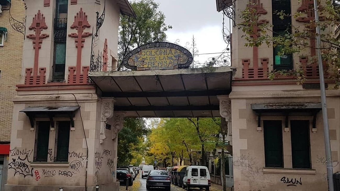 Arco de la Colonia de la Prensa, en Carabanchel