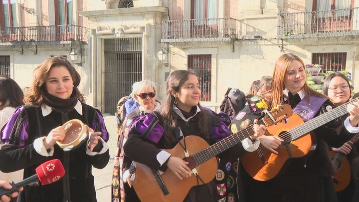 Las tunas recorren el centro de la capital por el Certamen Villa de Madrid