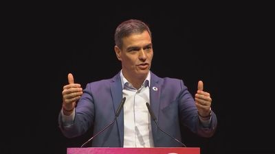 Sánchez se dice "difamado" y augura que seguirá en La Moncloa: "Tres años más y los que vienen después"