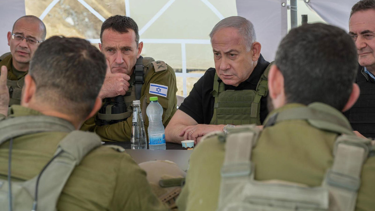 Netanyahu con su cúpula militar