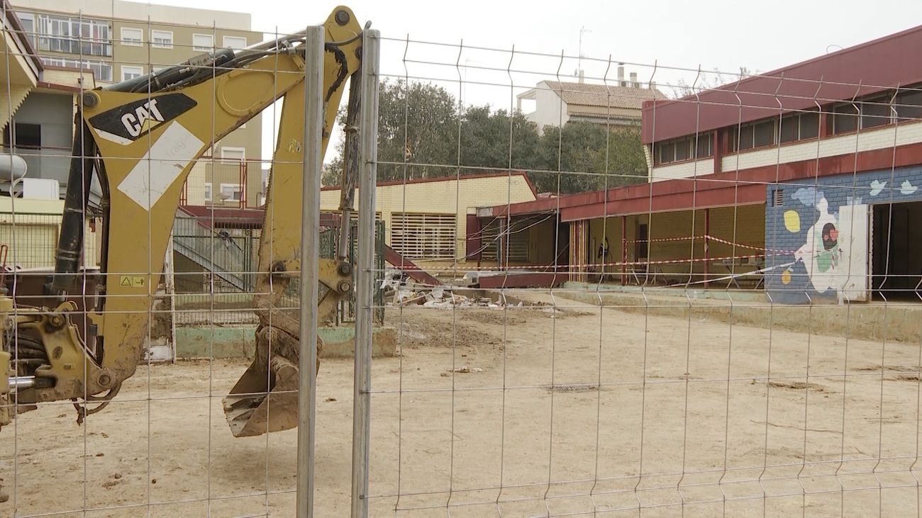 Colegio Lluís Vives de Massanassa, donde murió un operario