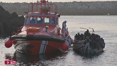 Llega a El Hierro un cayuco con 136 personas, entre ellos 17 menores