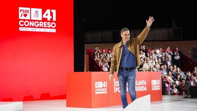 Sánchez llega al 41º Congreso del PSOE aclamado por los suyos