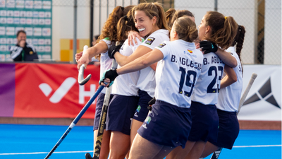 Club de Campo remonta para seguir líder de la liga femenina de hockey