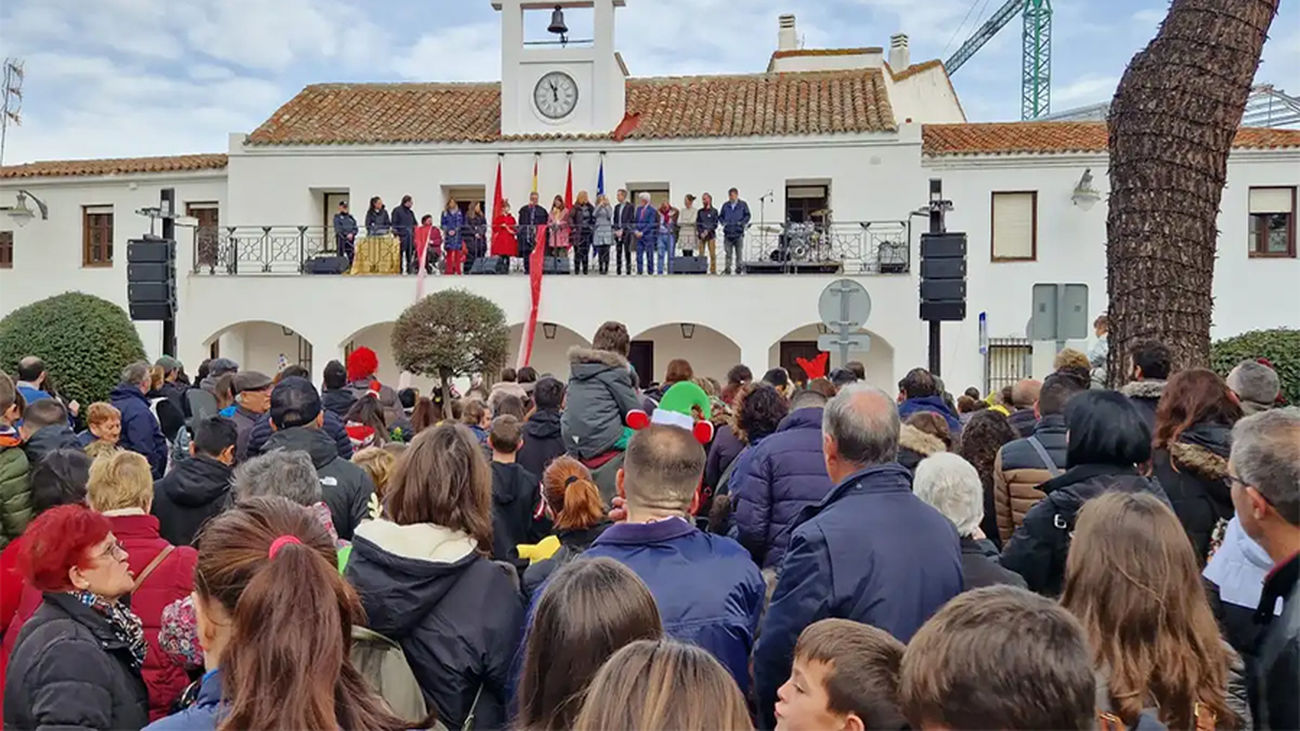 Pregón y preúvas frente al Ayuntamiento de Parla