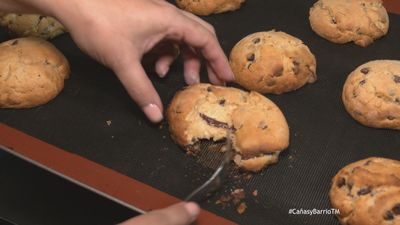 Donuts, superhéroes y juegos de mesa:  Free Café, un oasis friki para merendar en Móstoles