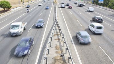 Dos accidentes en la M-50 en dirección a la A-3 y en la A-6 complican las salidas por el puente de la Constitución