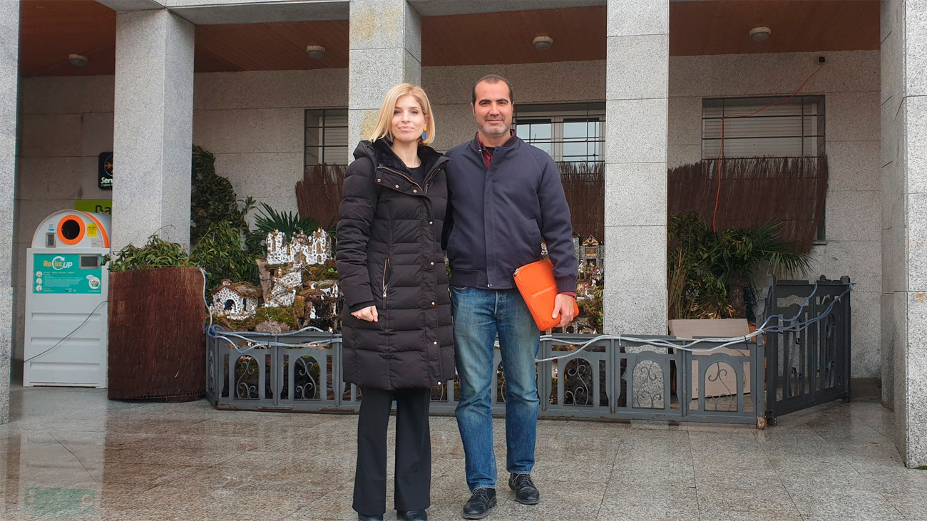 Javier de los Nietos junto con Hana Jalloul, diputada socialista en el Parlamento Europeo y ex portavoz del PSOE-M en la Asamblea de Madrid