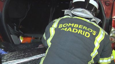 Un hombre se declara mujer y aprueba las oposiciones de bombero de Madrid