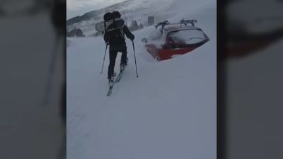 El temporal deja carreteras cerradas, caminos cortados y personas atrapadas por la nieve