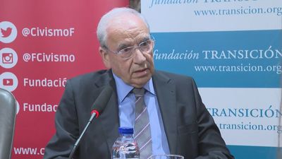 Alfonso Guerra reivindica la Transición y la Constitución  y reivindica su legado de convivencia y prosperidad