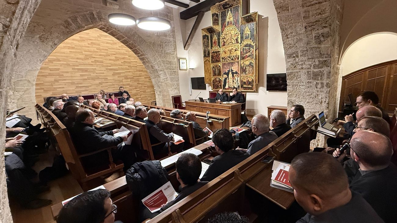 Valencia celebra un funeral por las víctimas de la DANA, con presencia de los reyes