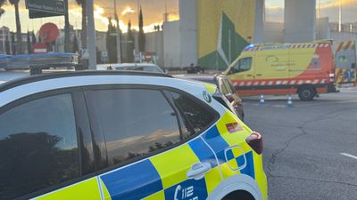 Herido el conductor de un patinete al chocar contra un coche en Boadilla