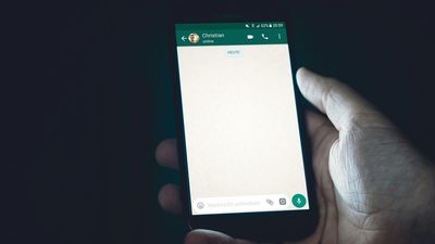 Sí, puedes notificar una ausencia justificada al trabajo mediante WhatsApp