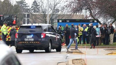 Dos muertos y 6 heridos tras un tiroteo en una escuela de Wisconsin