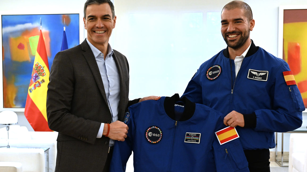 Pedro Sánchez y  Pablo Álvarez, el tercer astronauta español de la historia,  en La Moncloa