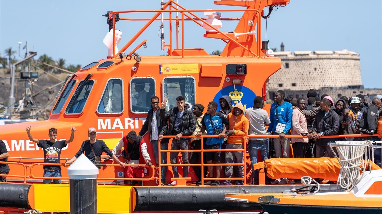 Barco de Salvamento Marítimo con inmigrantes en Lanzarote (ARCHIVO)