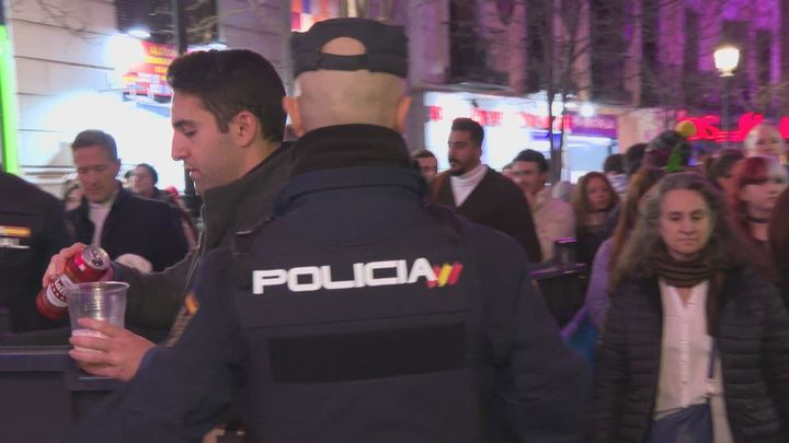 Controles de entrada en la Puerta del Sol las noches del 30 y el 31