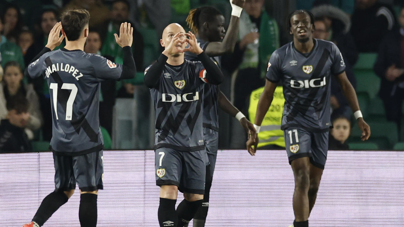 Isi Palazón celebra su gol ante el Betis