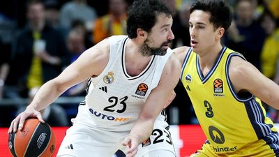 El Real Madrid bate al colista ALBA y Llull ensancha su leyenda