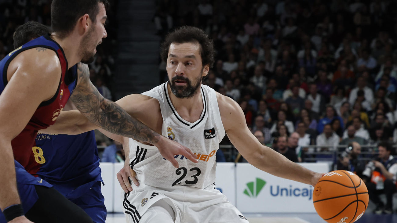 Sergio Llull ante el Barcelona