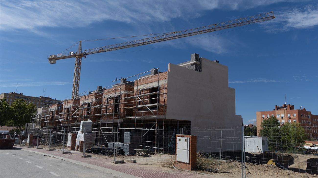 Vista general de las obras de vivienda nueva