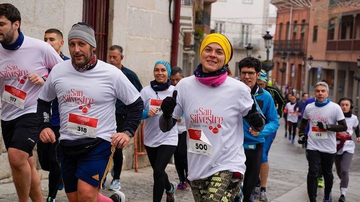 Colmenar Viejo despide el año corriendo y andando en familia en su IX San Silvestre