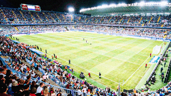 La Rosaleda, camino de llenarse para ver el Marbella-Atlético de Madrid de Copa